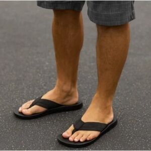 New Flojos Men's Flip Flop Sandals Black Padded Comfort Size 12 M Slides Slip On